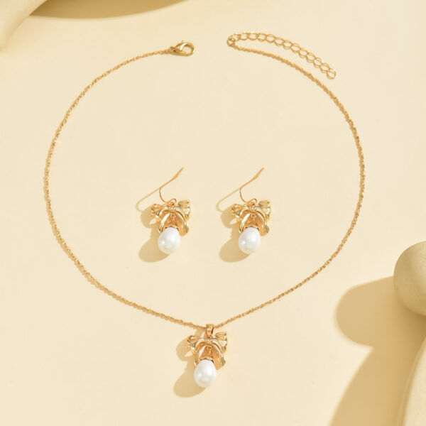 6541  Elegant Gold-Toned Bow & Pearl  Jewelry Set - Necklace & Earrings #JL01-WJ-0175 - Image 5