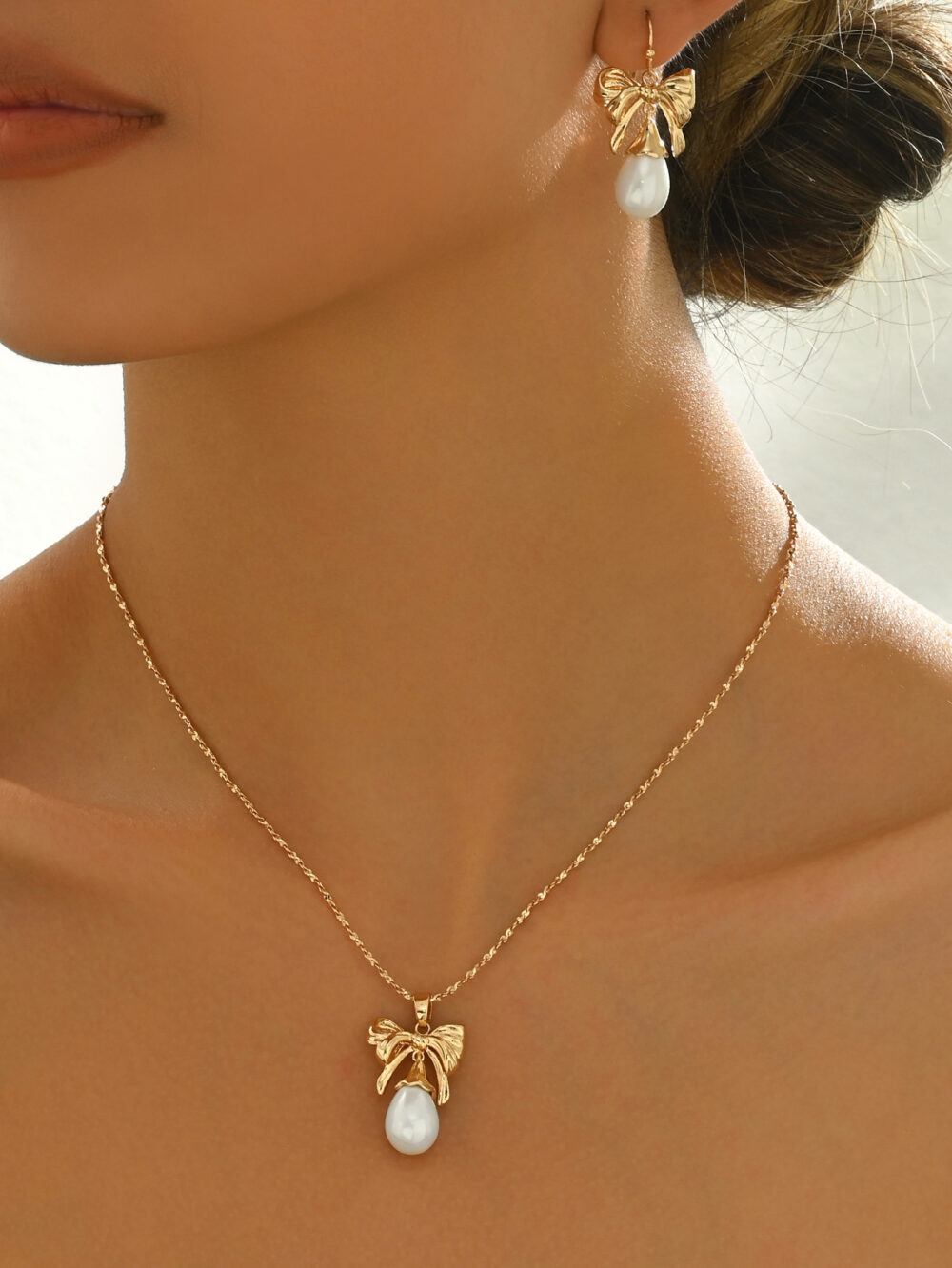 6541  Elegant Gold-Toned Bow & Pearl  Jewelry Set - Necklace & Earrings #JL01-WJ-0175 - Image 3