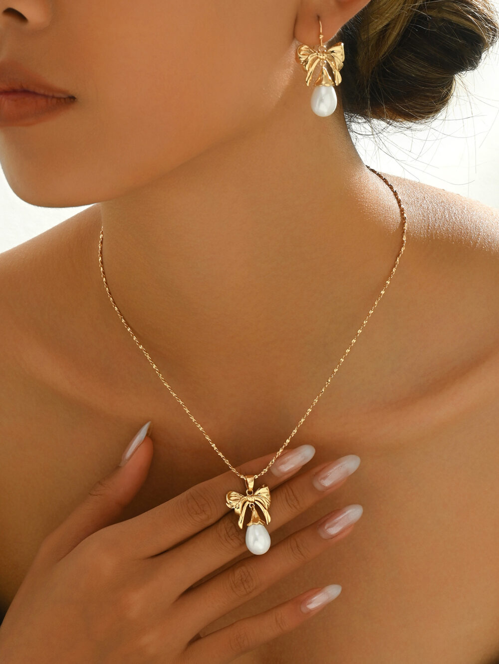 6541  Elegant Gold-Toned Bow & Pearl  Jewelry Set - Necklace & Earrings #JL01-WJ-0175