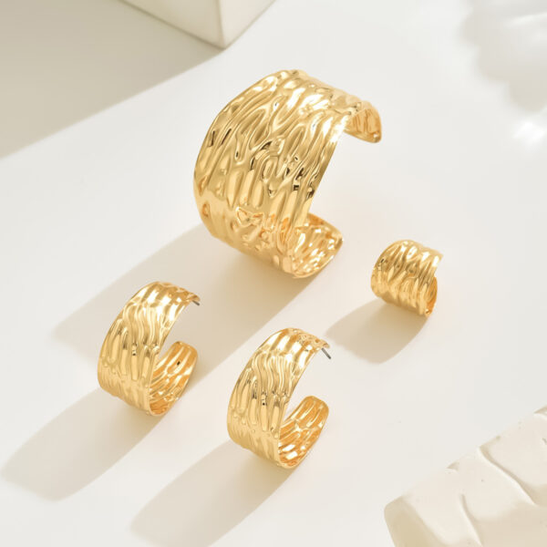 6541  Classic Studs & Bracelet Set: Elevate Your Charm Every Day #JL01-WJ-0192 - Image 5
