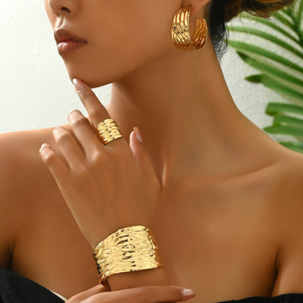 6541  Classic Studs & Bracelet Set: Elevate Your Charm Every Day #JL01-WJ-0192 - Image 3