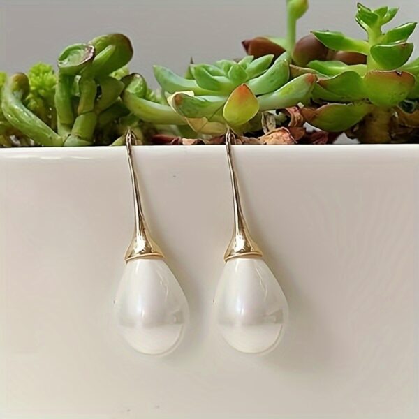 6541  Elegant Gold-Tone Teardrop Earrings -  4g Ultra-Light, Must-Have Accessory for Every Outfit #JL01-WJ-S0066 - Image 2